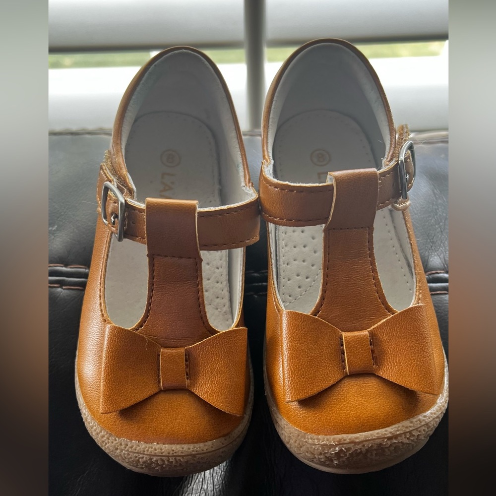 L’AMOUR Maryjanes size 8